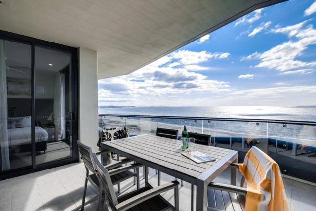 Iconic Kirra Beach Resort Gold Coast Exterior photo