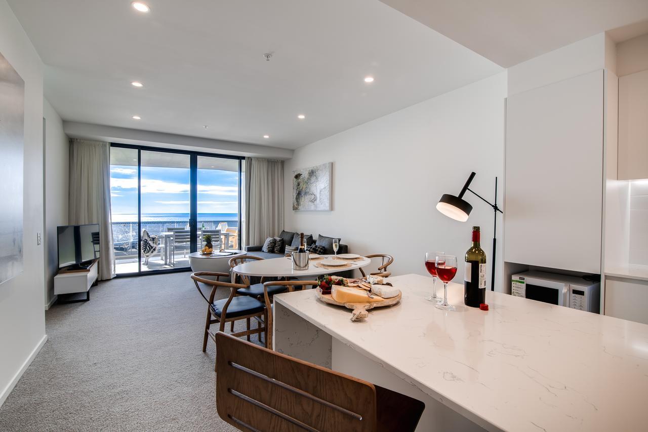 Iconic Kirra Beach Resort Gold Coast Exterior photo